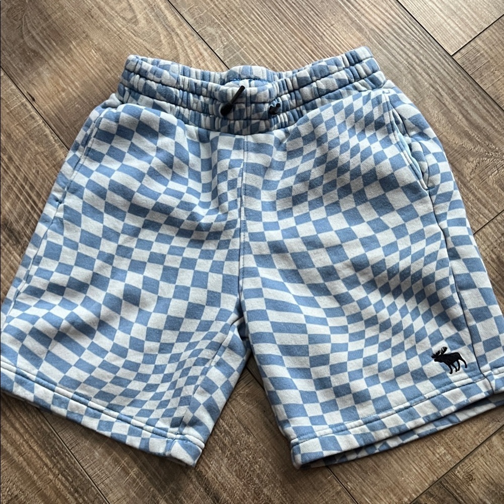 Boys Abercrombie multiple brands lot sizes M to XL fit like L t-shirt/shorts